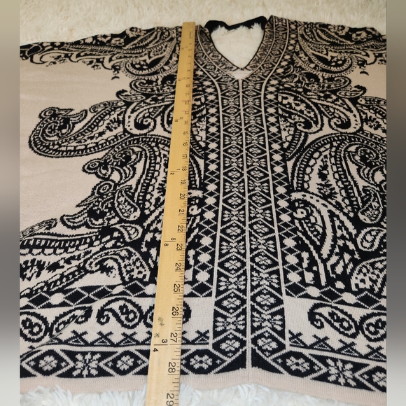 Flying Tomato Poncho Size M/L - Picture 7 of 9